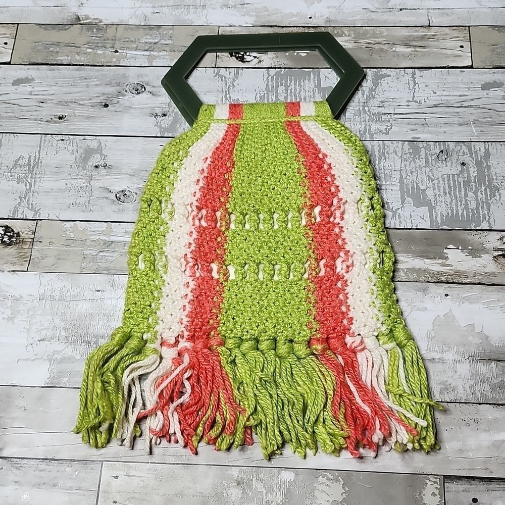 Vintage macrame watermelon hard handle wrist bag